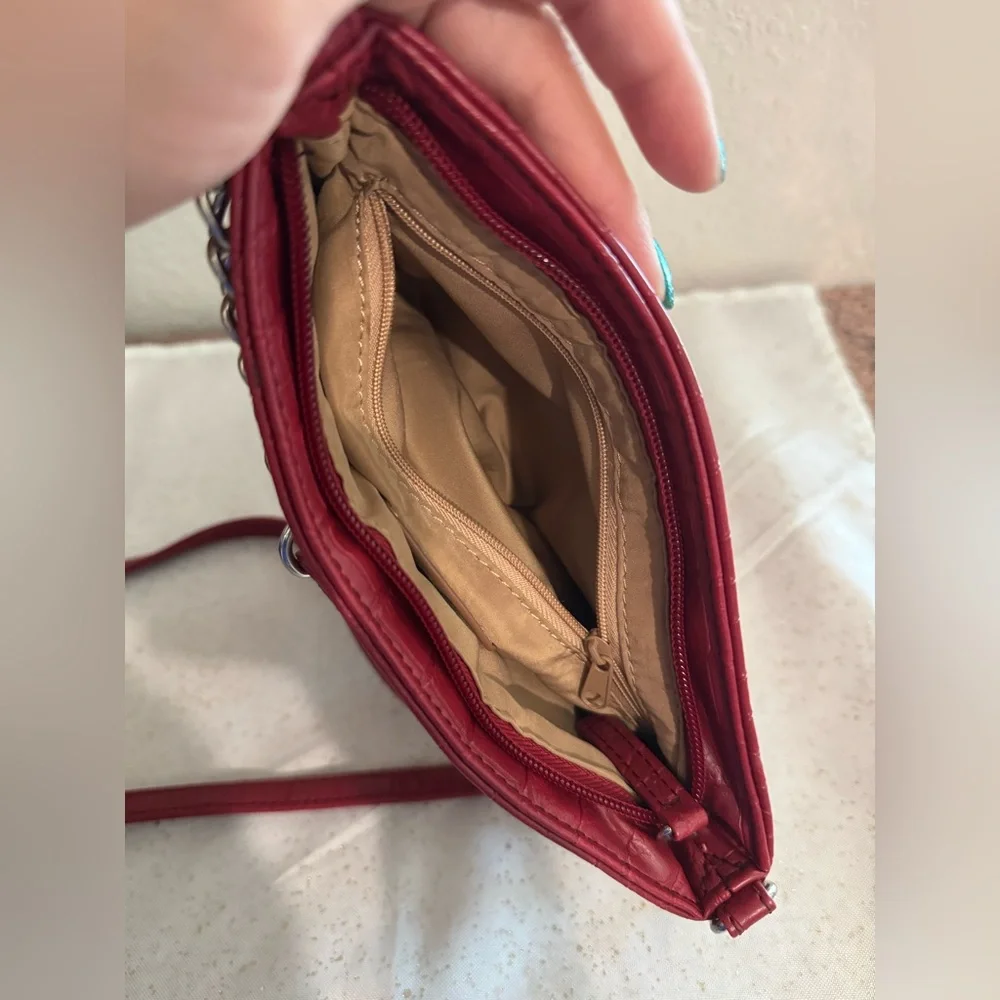 2/for $20 🪩 NINE WEST Red Croc Textured Crossbody, Chain Straps